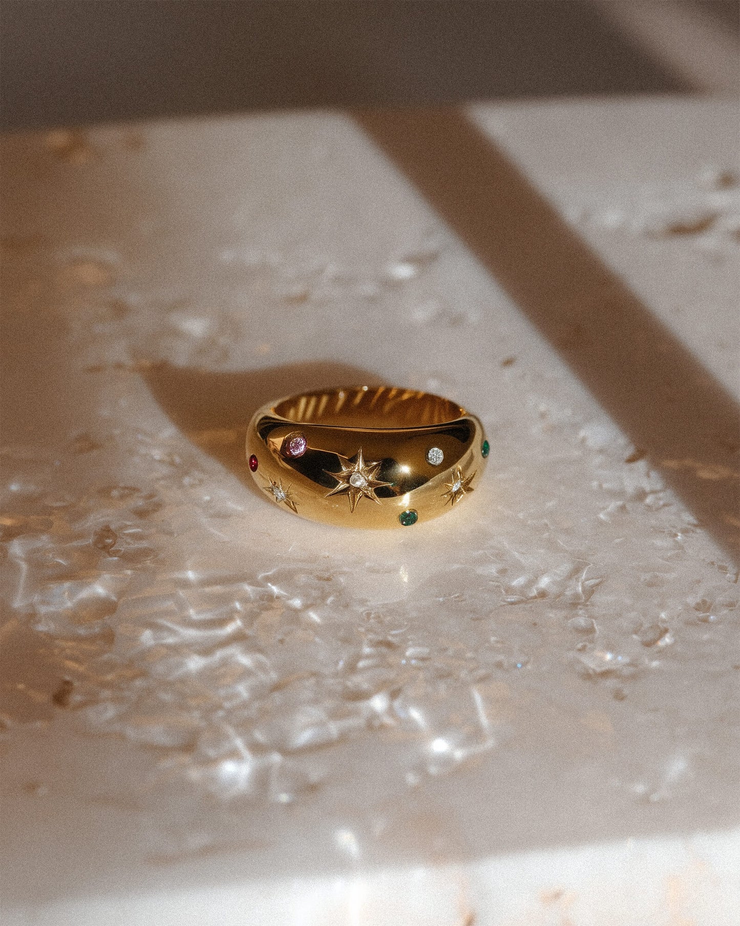 Crystals Confetti Dome 18k Gold Ring