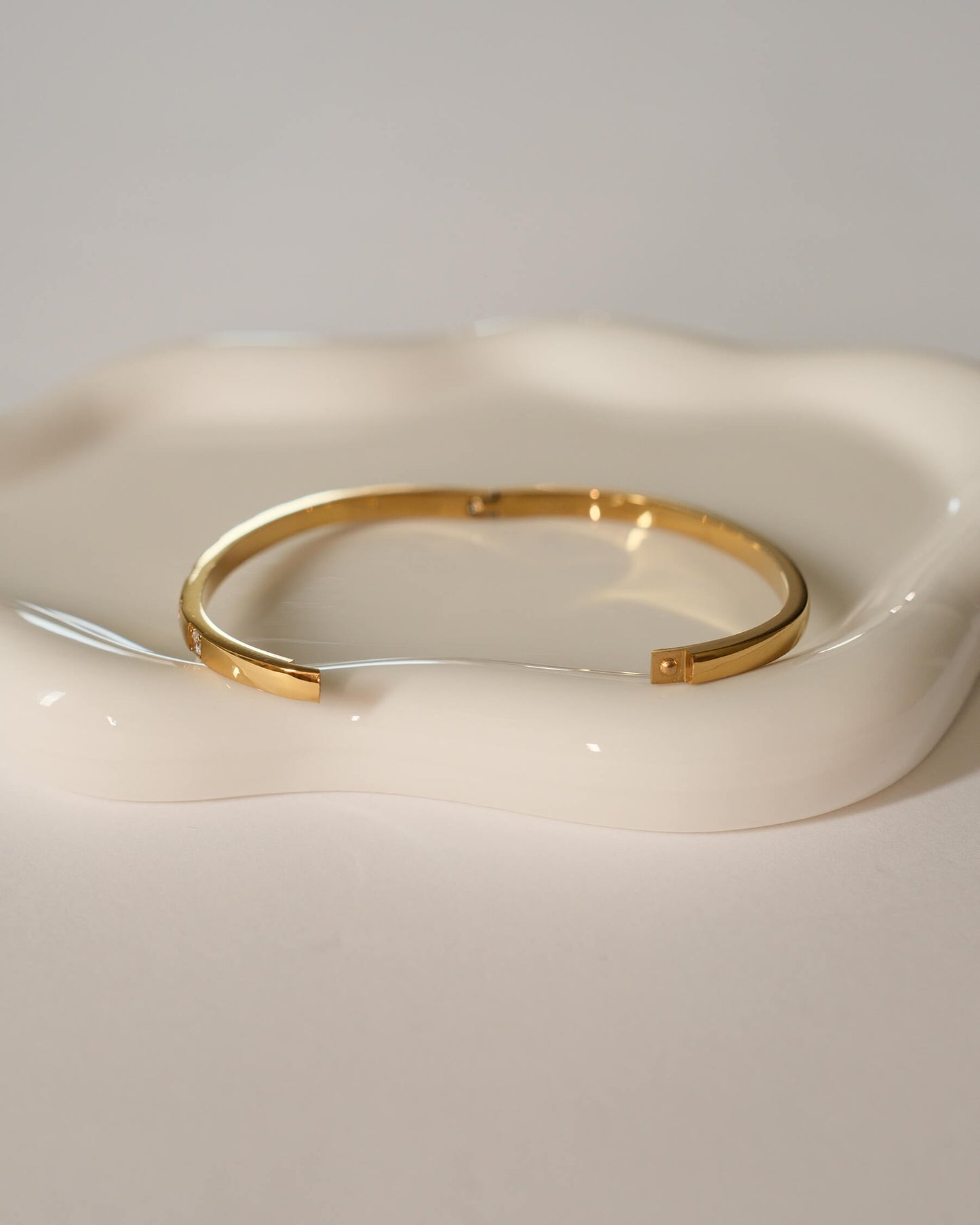 Diamond 18K Gold Bangle Bracelet - Waterproof 316L Stainless Steel